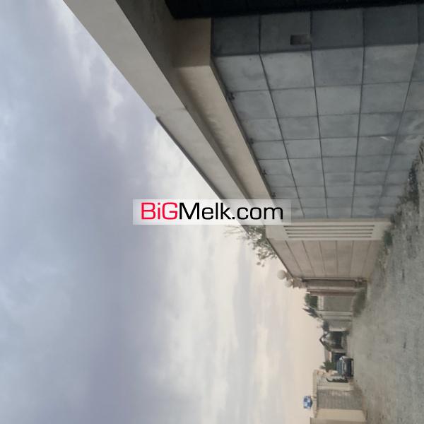 400 متر باغچه داخل شهرک مسکونی