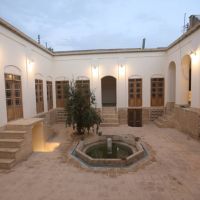 خانه تاریخی با قدمت قاجار بازسازی شده مناسب هتل یا گالری
