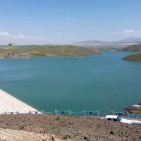 ۱/۵ هکتار زمین کشاورزی مجهز به سیستم بارانی