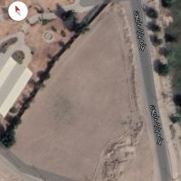 یک قطعه زمین به فروش میرسد